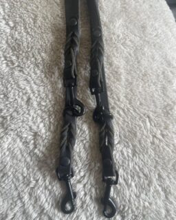 ✨ LARGE DISCOUNT ✨

We have some materials we would like to get rid of. 
This means a great deal for you! 

The entire set is real, authentic, black Italian leather. All our leather products come with a LIFETIME Warranty! 

We have: 
2x 13mm, braided 225cm hands-free leashes. This means you can use it as a normal leash with handle, or wear it around your waist/over your shoulder. The hardware on these leashes is currently black, but it can be changed to gold, silver, rose gold, or antique brass.

2x black leather collars to match (these will be custom made when you order the set, so you can choose your design/hardware colour).

The total price of these 2 sets is usually between 1995 SEK - 2225 SEK. 

We’re offering it to you for 1525:- for 2 leashes and 2 collars! 

The collars are a bit more custom:
1 30mm collar (largest size is 39cm)
1 40mm collar (largest size is 37cm)
1 or potentially 2 50mm collars (unsure of largest size but we can check if there is interest). ☺️

Please send us a message with interest. We’d love to help you design these sets! 

#customorder #leather #martingale #dog #doggear #hund #paraconda #gear #koppel #leash #dogleash #dogcollar #hundkoppel #halsband #hundhalsband #collar #made4you #custom #madeforyou #läder #sverige #handmade #handgjörd #sweden #uddevalla #handsewn #handsytt #new #clean #fresh