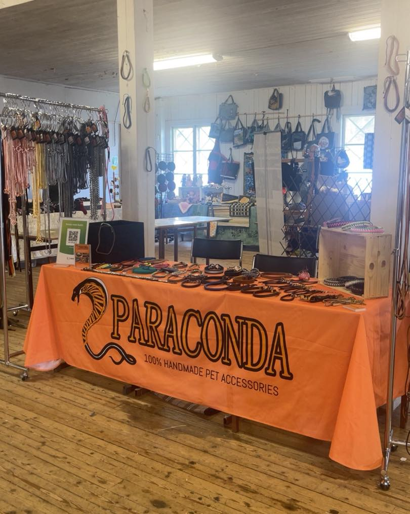 Nu är vi på Backamo igen dessa helgen! Bondens Och Skogens Dag 🥰😁

#dogcollar #sverige #paraconda #handmade #hund